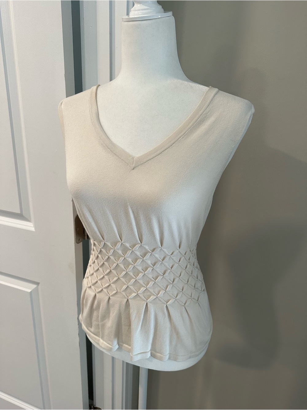 Willi Smith Cream V-Neck Smocked-Waist Peplum Tank Top